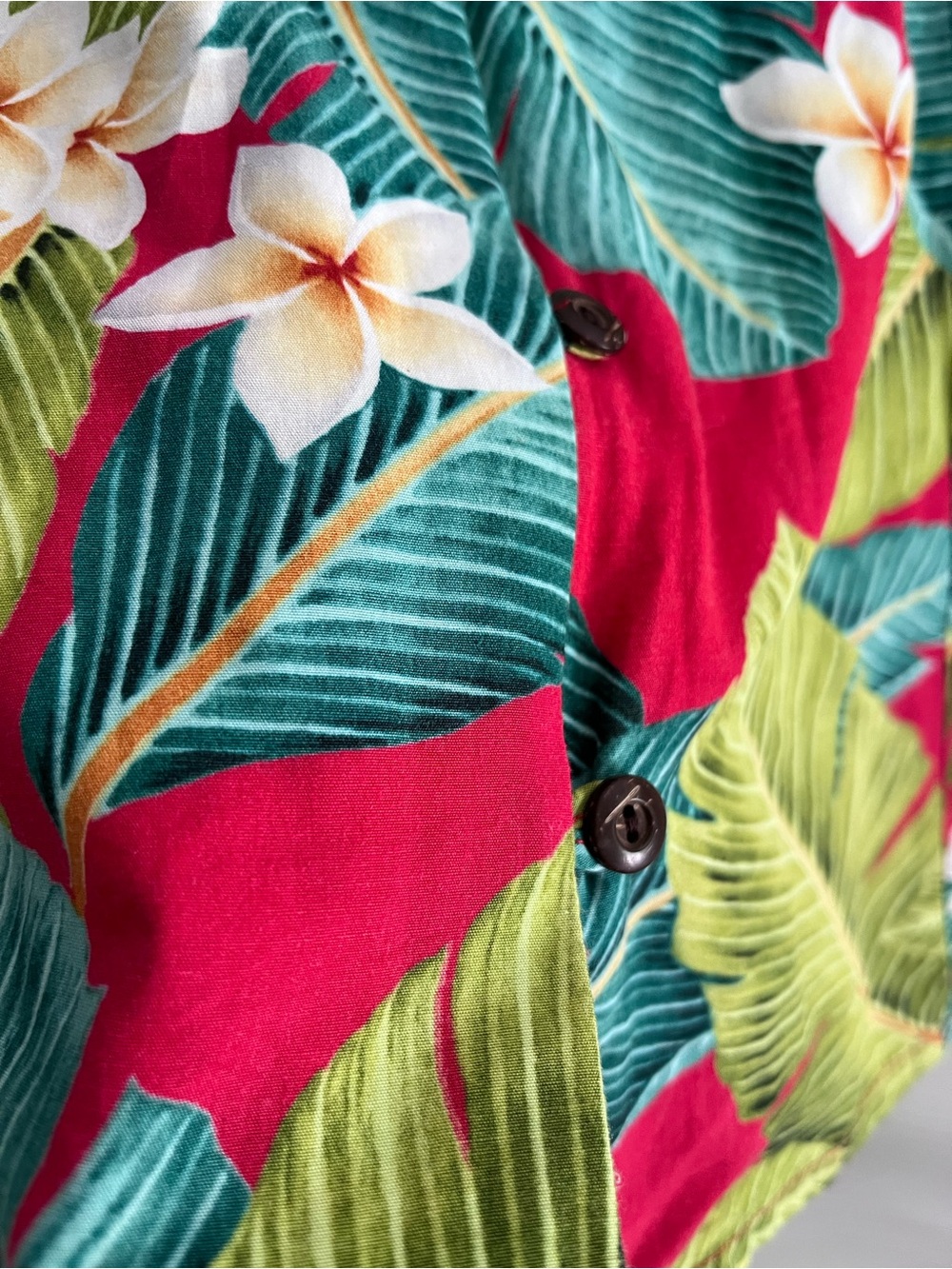 Hilo Hattie The Original Hawaiian Shirt Red Green Sleeveless Collared Top Medium - Picture 3 of 5